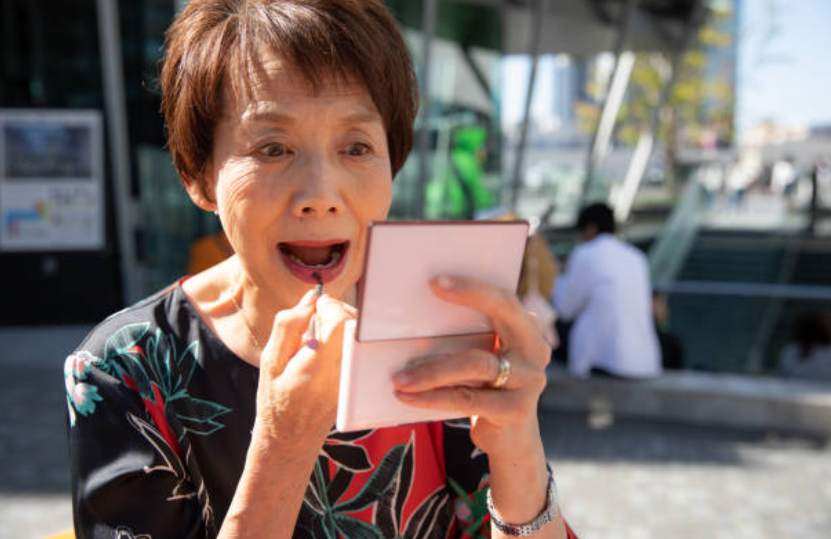 60代の私は「コフレドール」のクリームファンデを使っていました